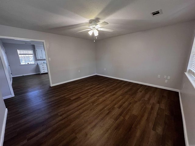 712 McCulloch, Beebe, AR 72012