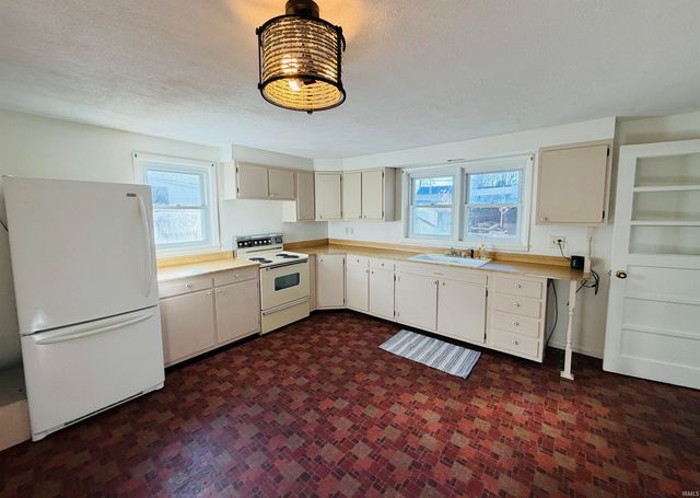 277 N East Street, Spencer, IN 47460