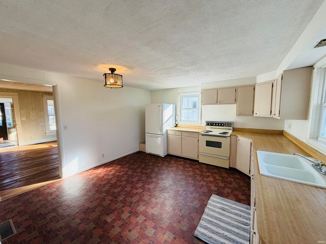 277 N East Street, Spencer, IN 47460