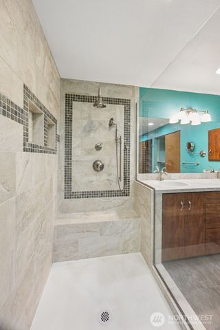 24324 SE 41st Lane, Issaquah, WA 98029