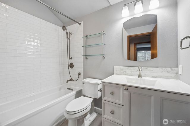 24324 SE 41st Lane, Issaquah, WA 98029