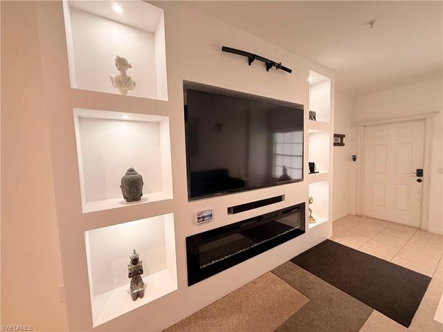 3298 Megan LN 2, Naples, FL 34109