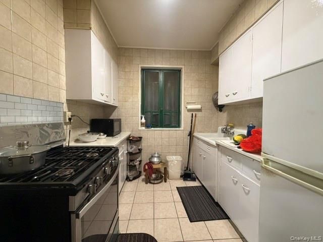 1670 Metropolitan Avenue 3F, Bronx, NY 10462