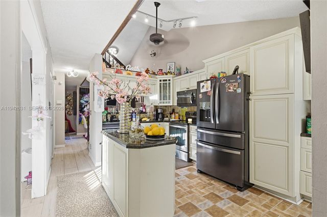 7790 NW 79th Ave G6, Tamarac, FL 33321