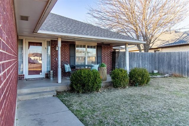 1317 Washington Circle, Moore, OK 73160