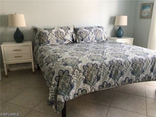 195 Peppermint LN W 881, Naples, FL 34112