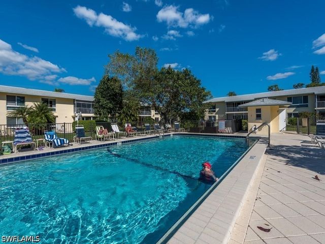 195 Peppermint LN W 881, Naples, FL 34112