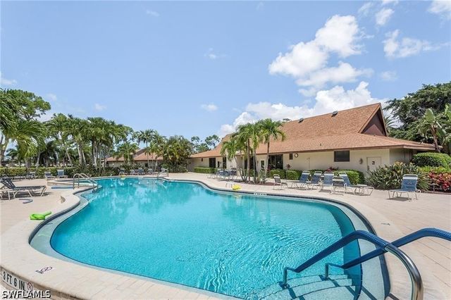 195 Peppermint LN W 881, Naples, FL 34112