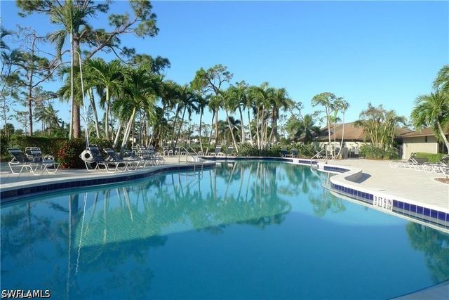 195 Peppermint LN W 881, Naples, FL 34112