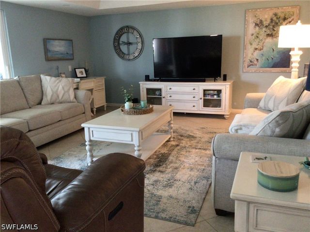 195 Peppermint LN W 881, Naples, FL 34112