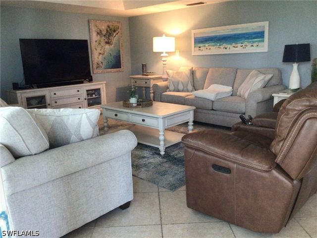 195 Peppermint LN W 881, Naples, FL 34112