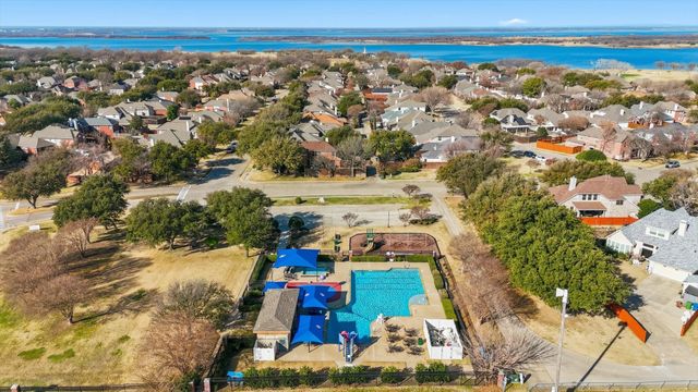 3704 Cottonwood Springs Drive, The Colony, TX 75056