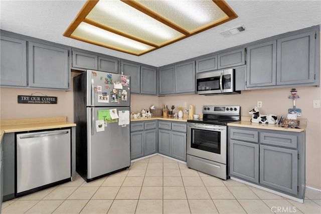 9983 Ladera Avenue, Lucerne Valley, CA 92356