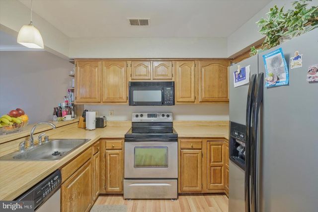 105 HUCKLEBERRY DR, La Plata, MD 20646