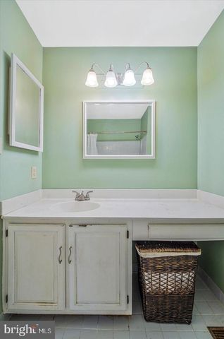 105 HUCKLEBERRY DR, La Plata, MD 20646