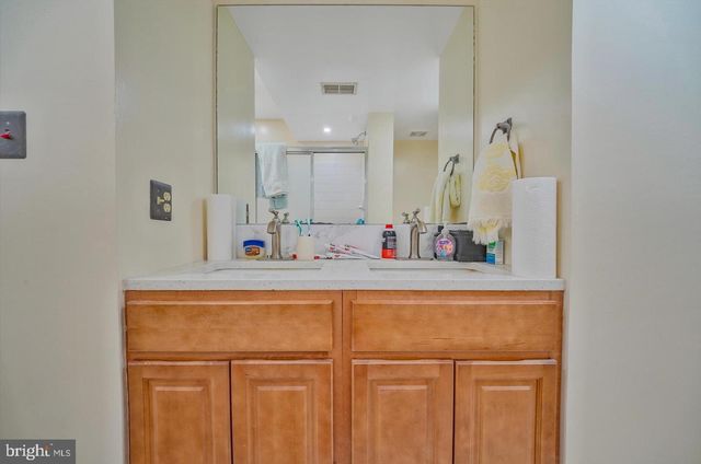 105 HUCKLEBERRY DR, La Plata, MD 20646