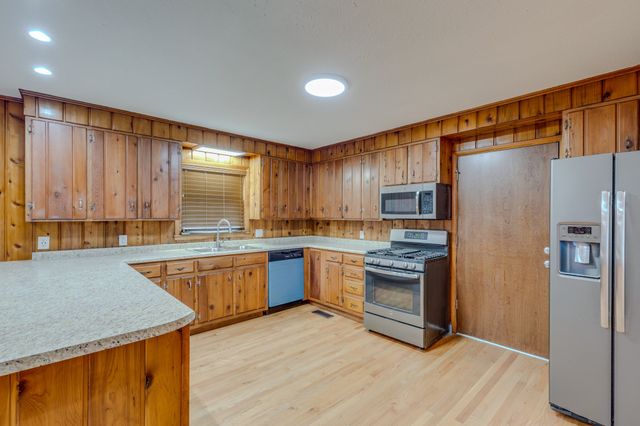 102 Sunset Dr, Pulaski, TN 38478