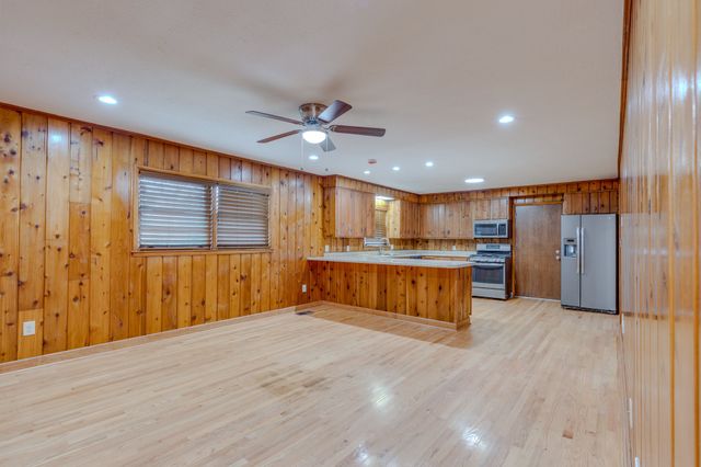 102 Sunset Dr, Pulaski, TN 38478