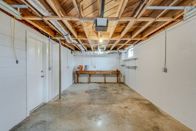 102 Sunset Dr, Pulaski, TN 38478