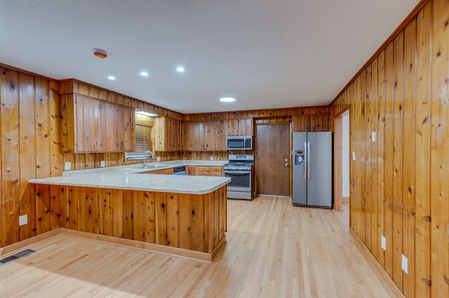 102 Sunset Dr, Pulaski, TN 38478