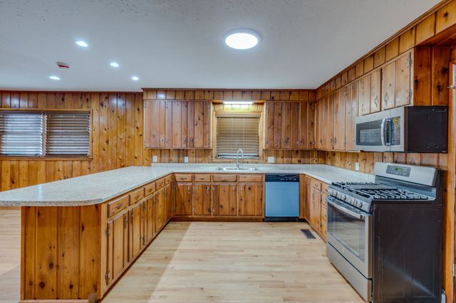 102 Sunset Dr, Pulaski, TN 38478