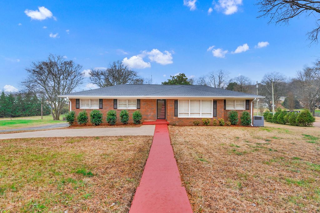 102 Sunset Dr, Pulaski, TN 38478