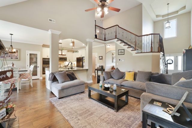 3037 Eliza Dr, Clarksville, TN 37043