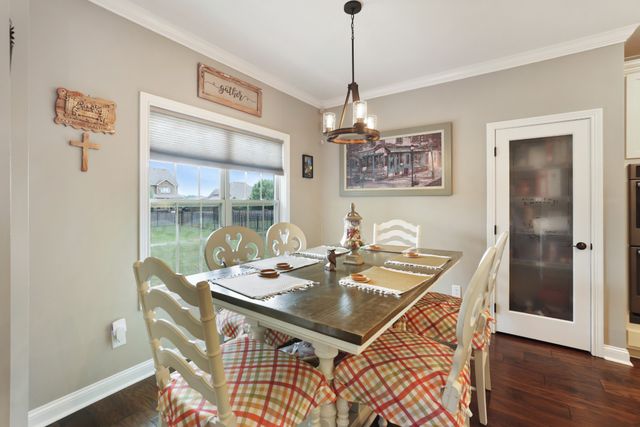 3037 Eliza Dr, Clarksville, TN 37043