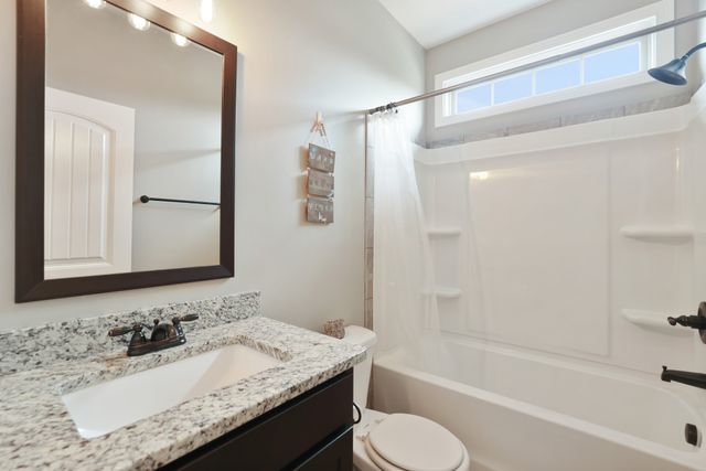 3037 Eliza Dr, Clarksville, TN 37043