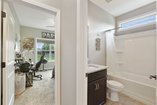 3037 Eliza Dr, Clarksville, TN 37043