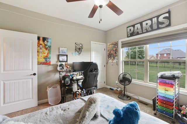 3037 Eliza Dr, Clarksville, TN 37043