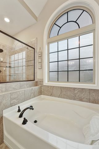3037 Eliza Dr, Clarksville, TN 37043