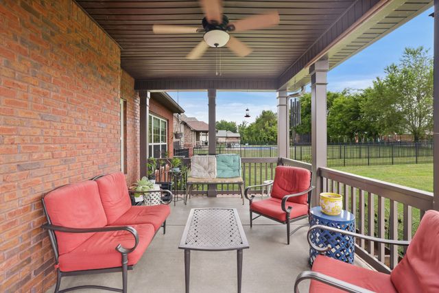 3037 Eliza Dr, Clarksville, TN 37043