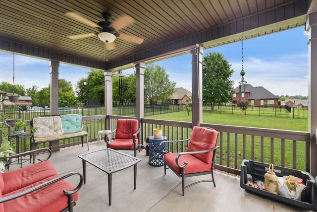 3037 Eliza Dr, Clarksville, TN 37043