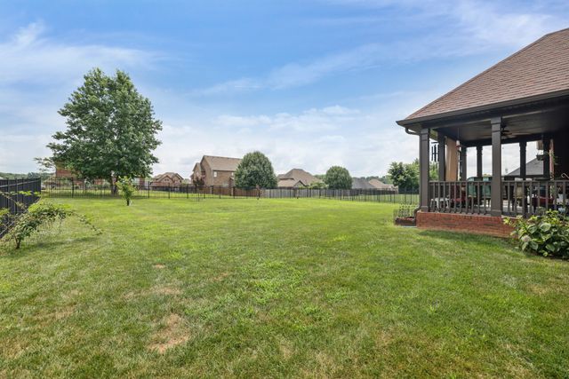 3037 Eliza Dr, Clarksville, TN 37043
