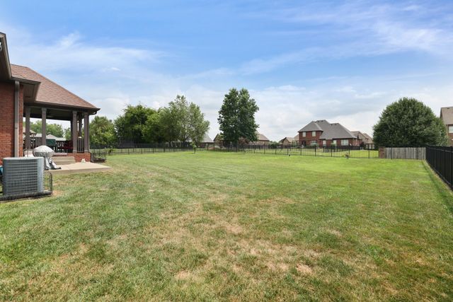 3037 Eliza Dr, Clarksville, TN 37043