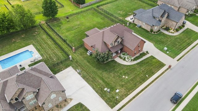 3037 Eliza Dr, Clarksville, TN 37043