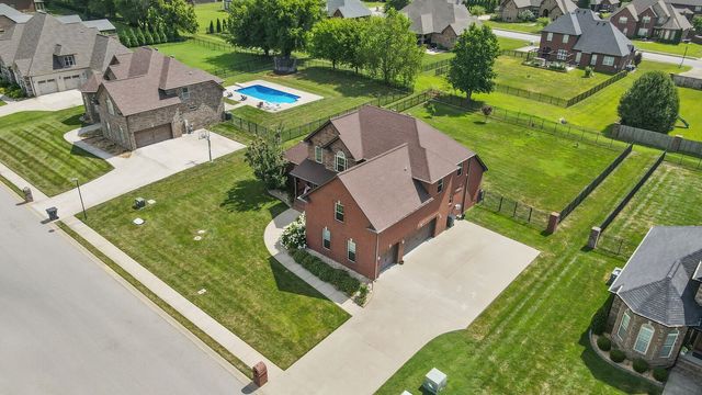3037 Eliza Dr, Clarksville, TN 37043
