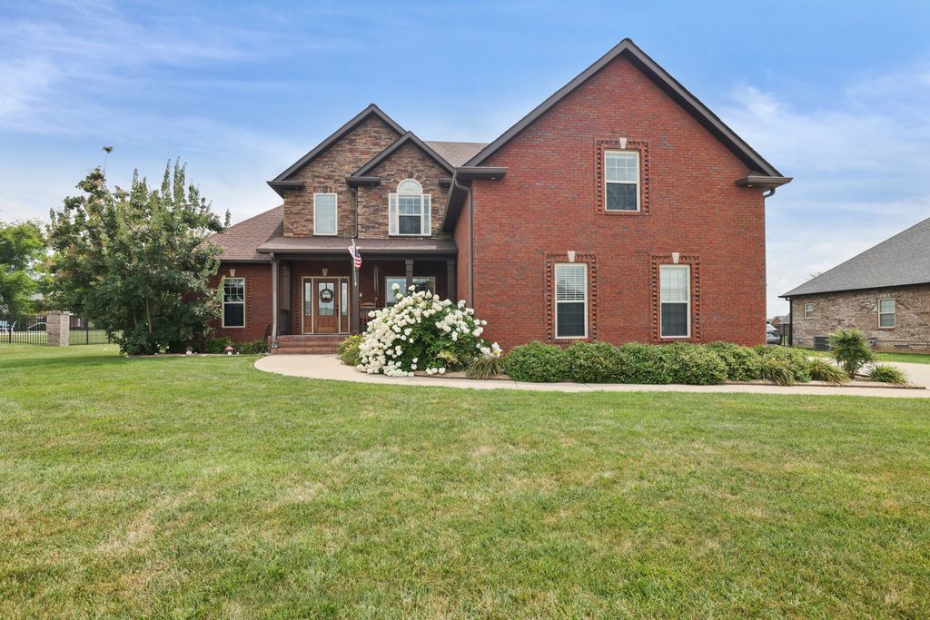 3037 Eliza Dr, Clarksville, TN 37043