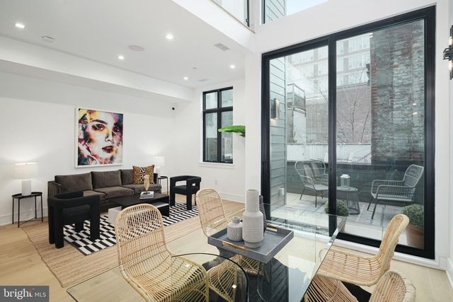 2324 SANSOM ST, Philadelphia, PA 19103