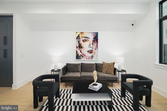 2324 SANSOM ST, Philadelphia, PA 19103