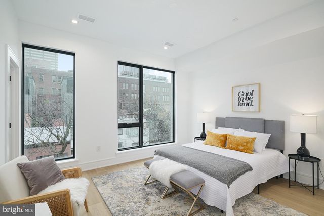 2324 SANSOM ST, Philadelphia, PA 19103