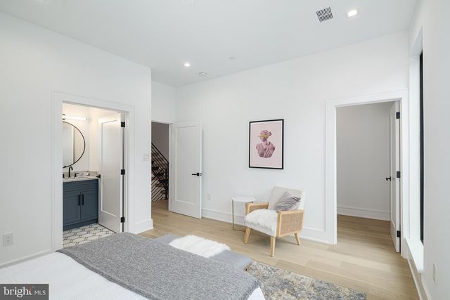 2324 SANSOM ST, Philadelphia, PA 19103