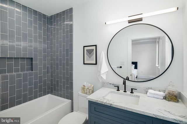2324 SANSOM ST, Philadelphia, PA 19103