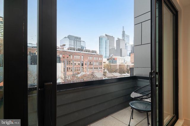 2324 SANSOM ST, Philadelphia, PA 19103