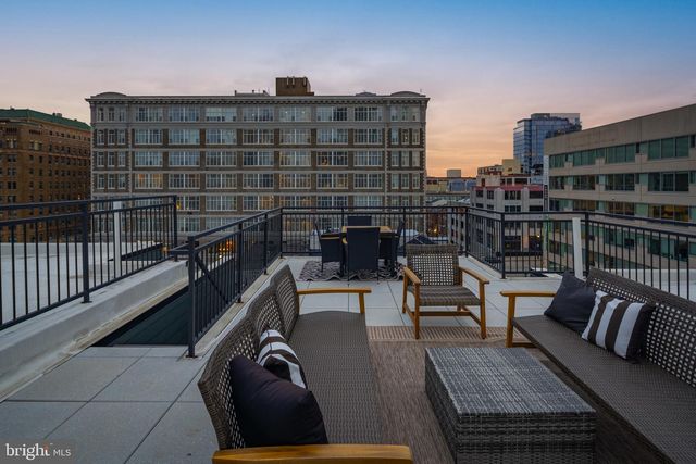 2324 SANSOM ST, Philadelphia, PA 19103