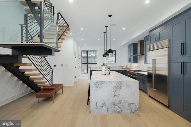 2324 SANSOM ST, Philadelphia, PA 19103