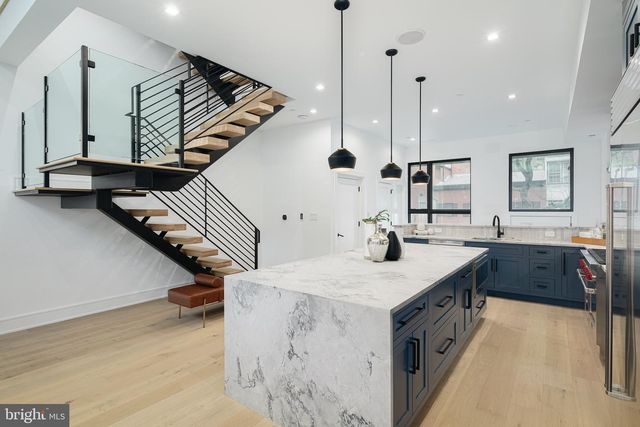 2324 SANSOM ST, Philadelphia, PA 19103