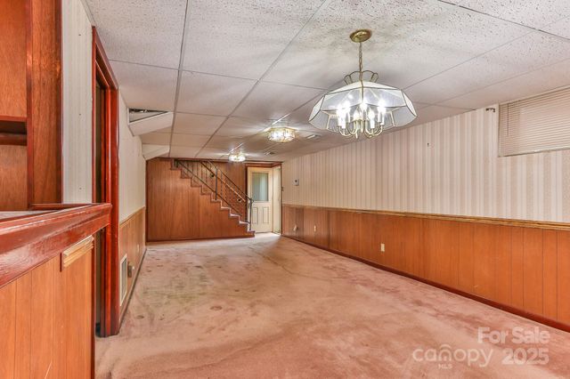 554 Wildlife Access Road, Hickory, NC 28601