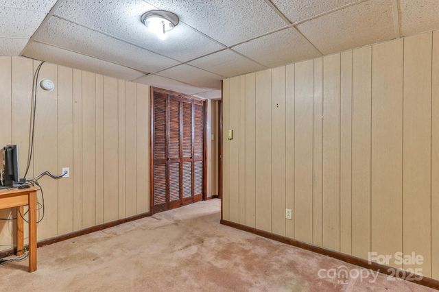 554 Wildlife Access Road, Hickory, NC 28601